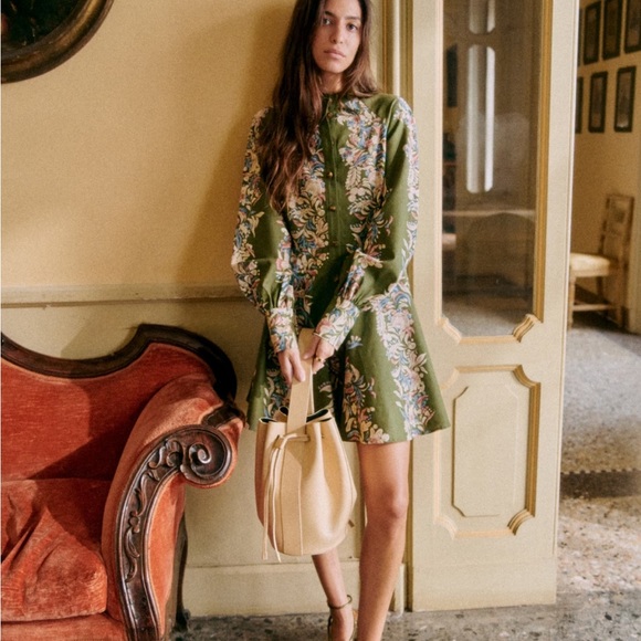 SÉZANE Caprice Dress in Olive Green Floral Border sz US 8 / FR 40 NWOT - Picture 3 of 13